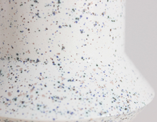 Cargar imagen en el visor de la galería, Temple ceramics florero geo