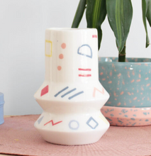 Cargar imagen en el visor de la galería, Temple ceramics florero geo