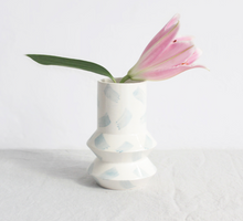 Cargar imagen en el visor de la galería, Temple ceramics florero geo