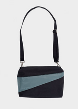 Cargar imagen en el visor de la galería, Susan Bijl Bolso Bum Bag - mediano