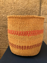 Cargar imagen en el visor de la galería, Canastas sisal L Kenia / baskets
