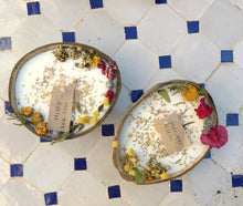 Cargar imagen en el visor de la galería, Lucas Riso Arte - Artisanal Candles from Mallorca / Velas artesanales de soja en coco