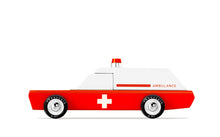 Cargar imagen en el visor de la galería, Candylab - Ambulancia

