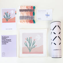 Load image into Gallery viewer, Kit de bordado Dessert cactus / needlepoint kit
