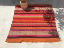 Cargar imagen en el visor de la galería, Alfombra Peruana / Handwoven Peruvian Rugs
